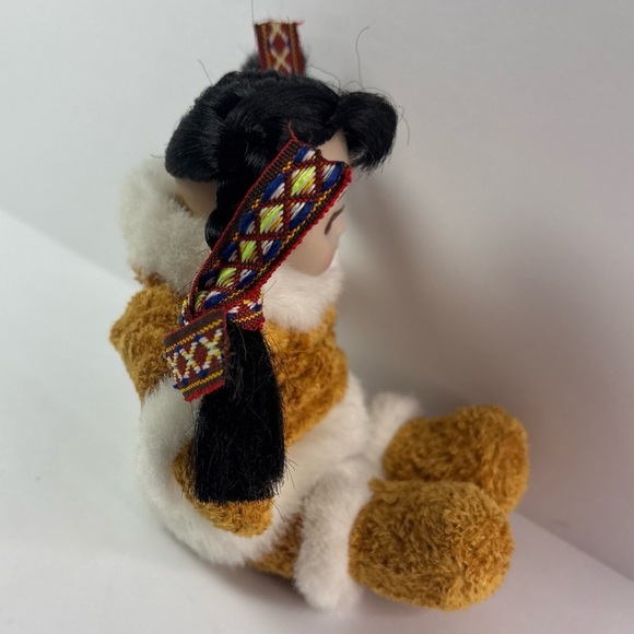 Adorable Eskimo Girl Doll Alaska Native Doll Plush Faux Fur 8” Anchorage - Picture 3 of 5